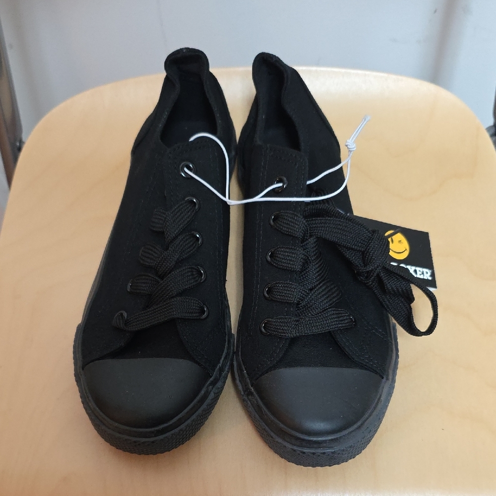 Joe Boxer Black Canvas Sneakers Youth Sz 5 Recap NWOT